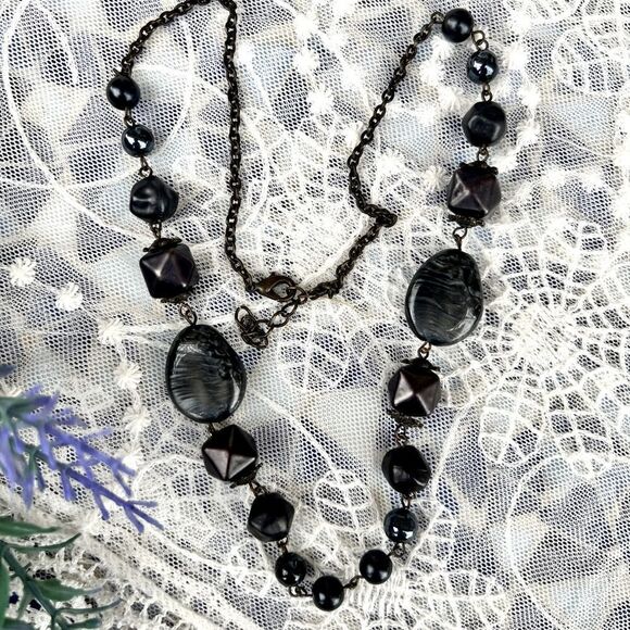 Vintage Marbled Lucite Beaded Necklace - Picture 6 of 6